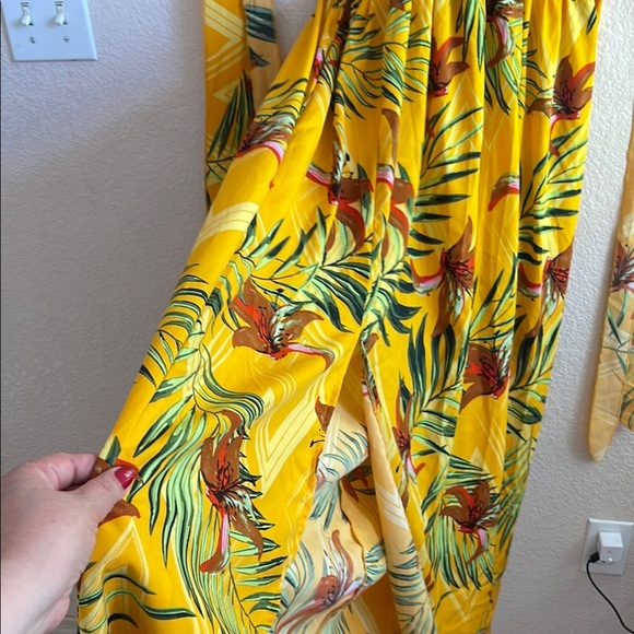 Yellow Green Backless Halter Sundress - Picture 2 of 7